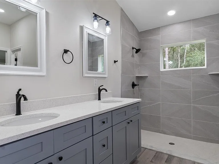 1768 E Bismark St — Photo 18
