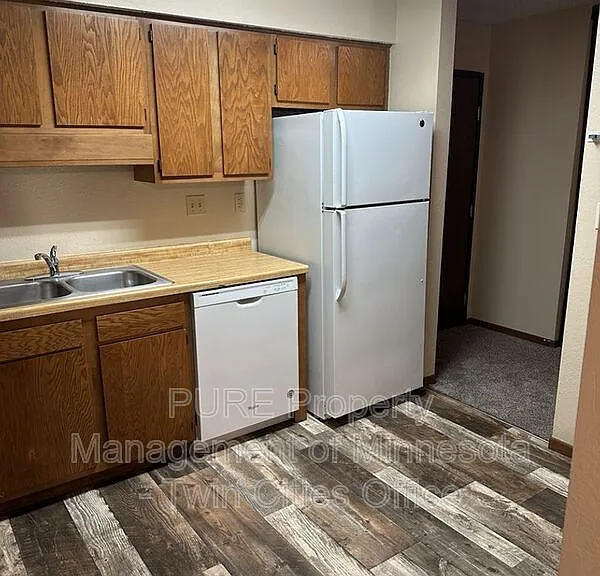 221 Grand Ave W #204 — Photo 3