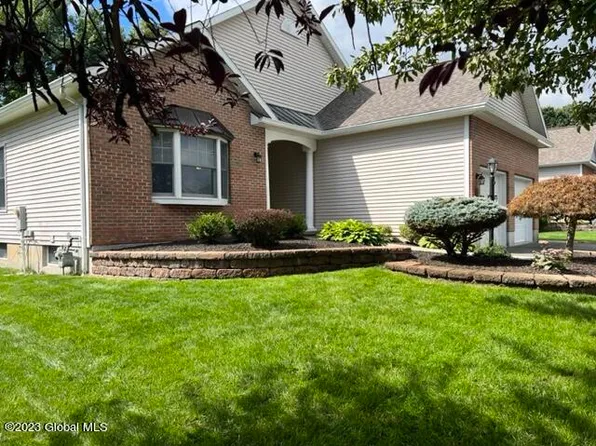 11 Cheshire Way, Loudonville, NY 12211