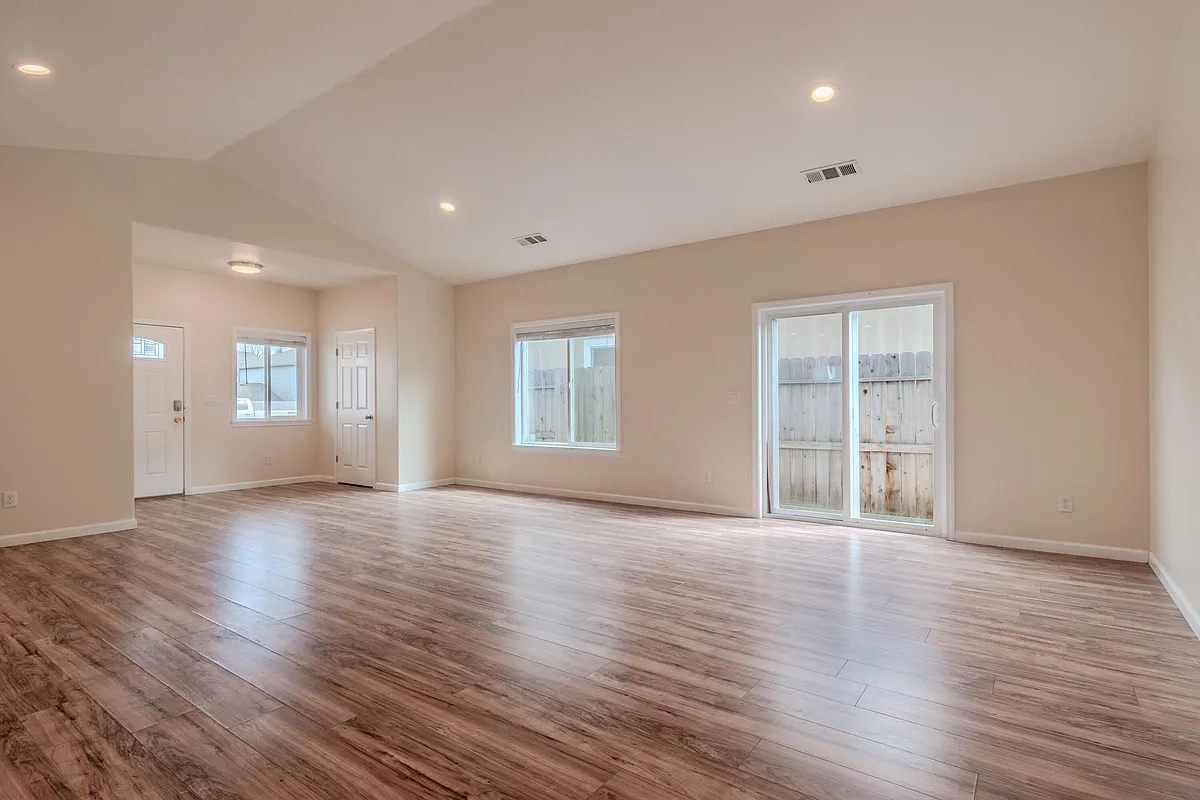 Building Photo - 855 Tannin Dr