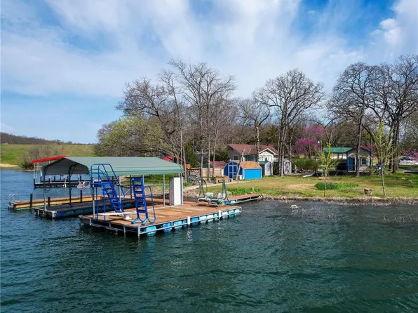 14 W Lou Ann Dr, Lacygne, KS 66040