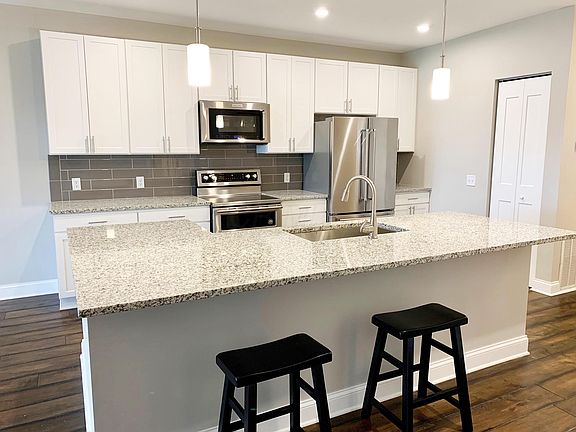 3rd image of 5233 Highpointe Lakes Dr #6104