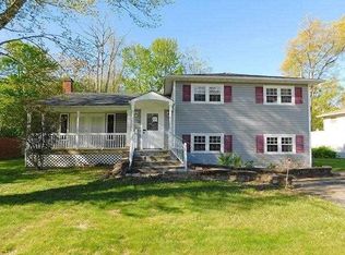 11 N Jackson Rd, Poughkeepsie, NY 12603