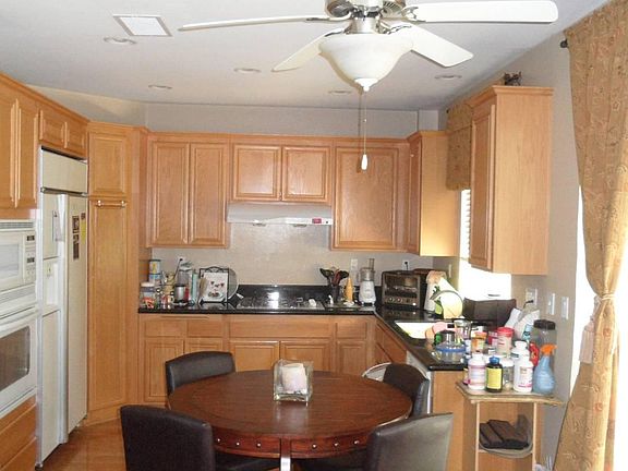 Kitchen with breakfast nook