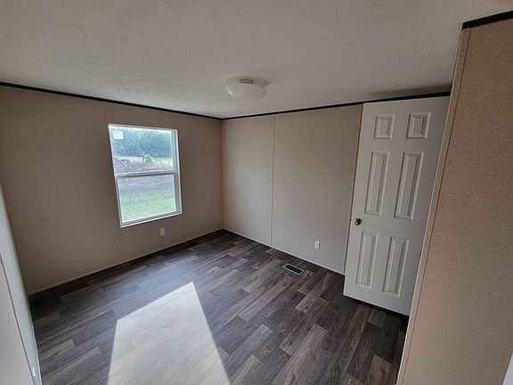 3rd image of 9515 Fm 2657