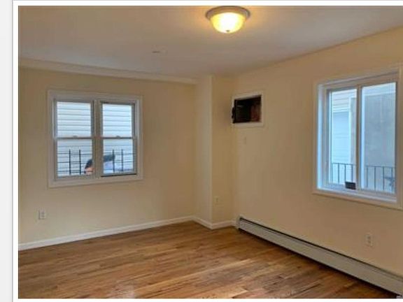 4th image of 16903 107th Ave #1