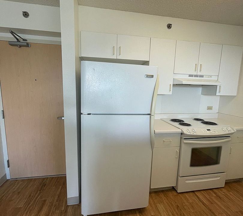 1st image of 3009 Ala Makahala Pl APT 1412