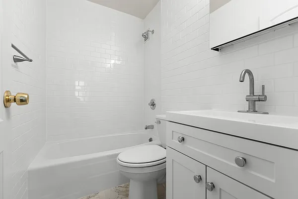 Rented by J Garson LLC | media 17