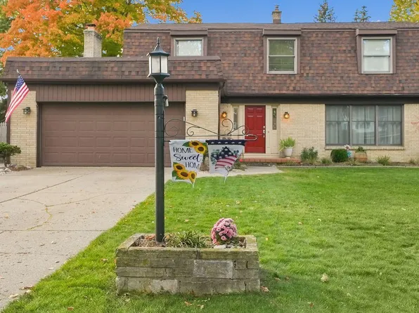 4215 Weymouth Dr SE, Grand Rapids, MI 49508