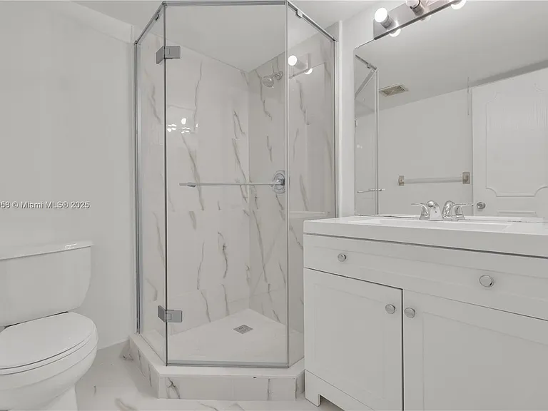 9355 SW 8th St #425 — Photo 22