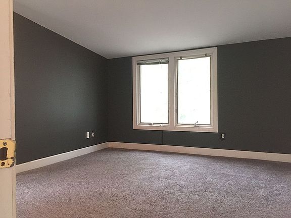 4th image of 9287 Silverside Dr