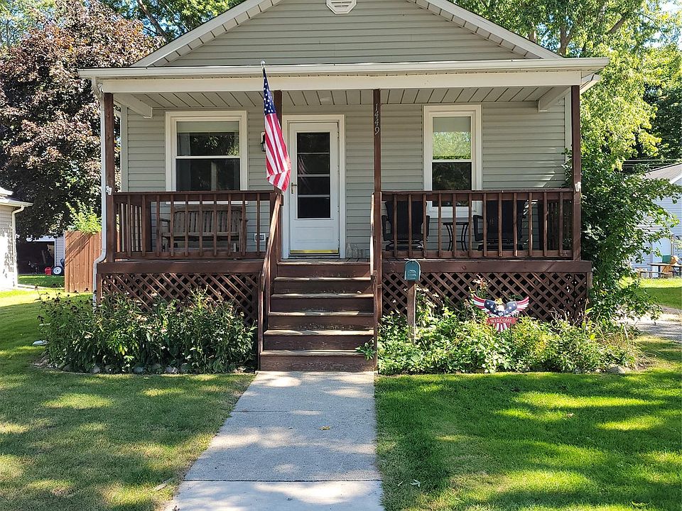 1st image of 1449 Goffe St
