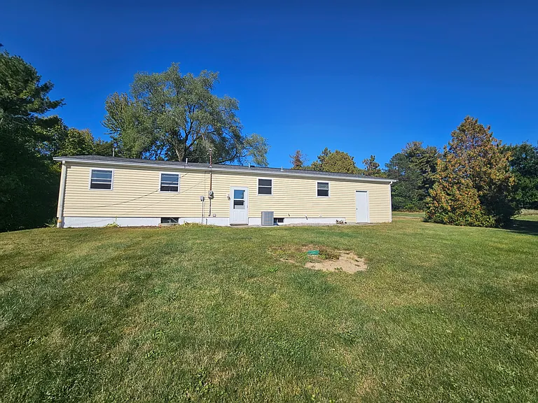 11450 Fancher Rd — Photo 6
