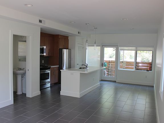 Living space-kitchen