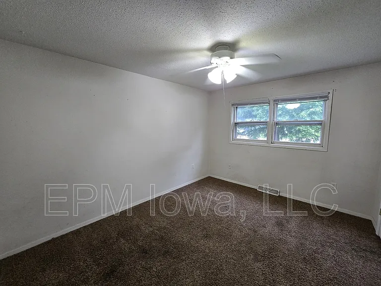 1407 Robin Rd — Photo 11