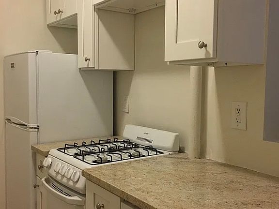 2nd image of 314 E 84th St APT 9