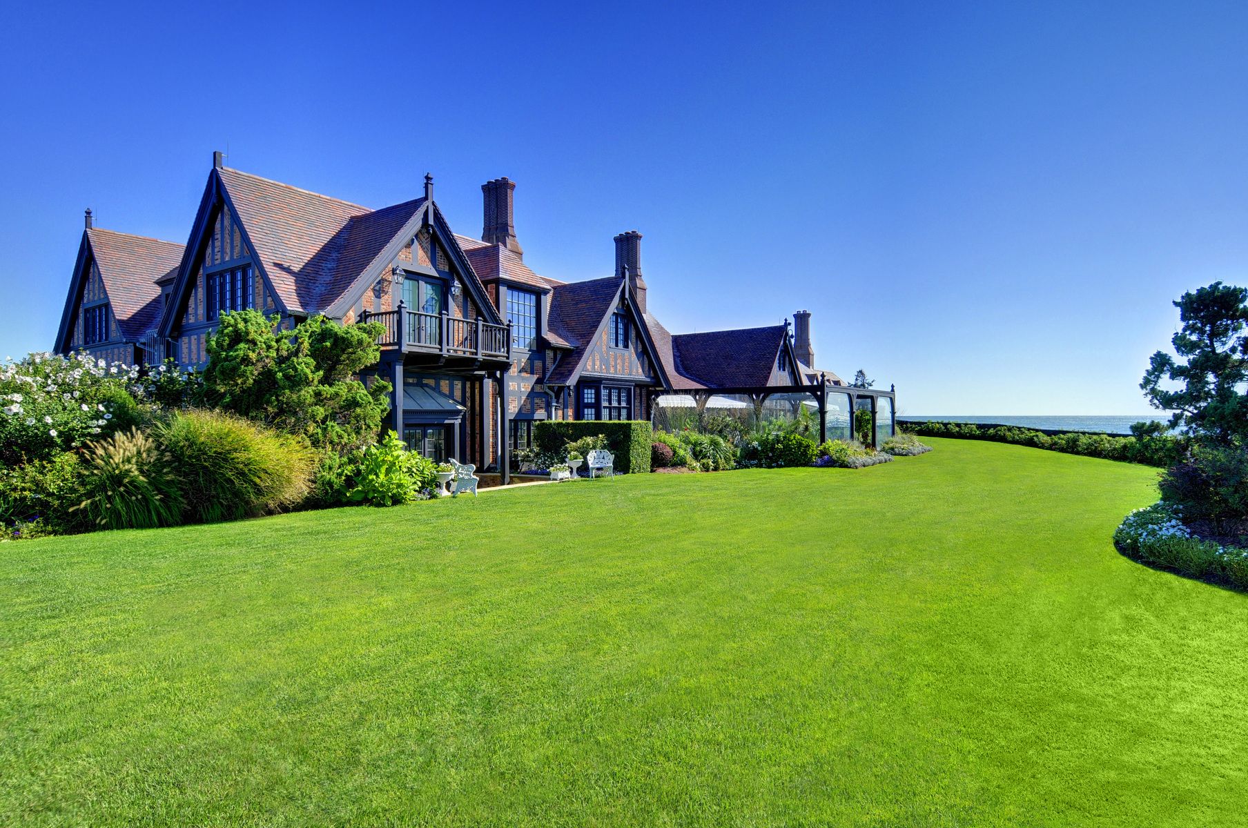 16 Gin Ln, Southampton, NY 11968 Out East