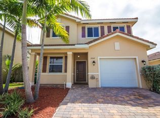 8944 SW 215th Ter, Cutler Bay, FL 33189