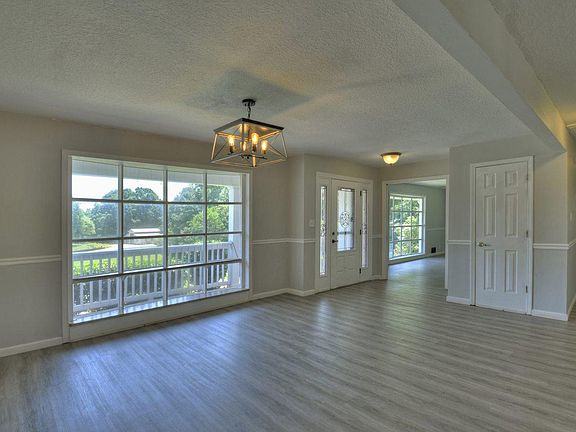 5th image of 132 Grandview Dr