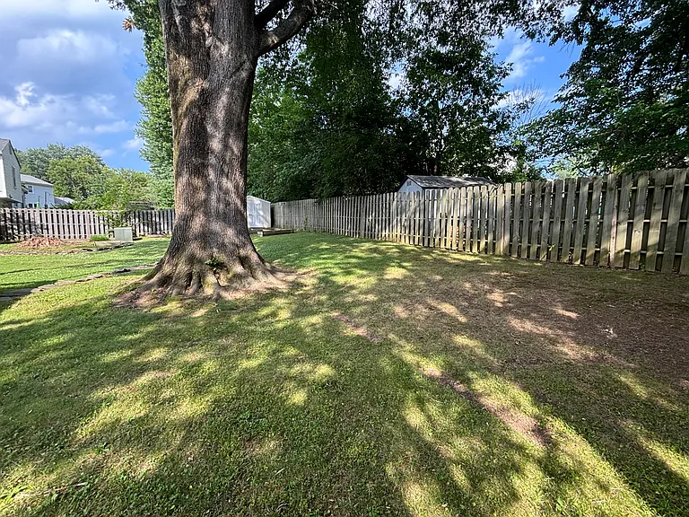 9613 Ashbourn Dr — Photo 16