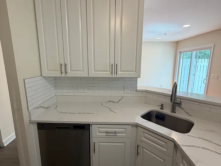 604 Knollwood Ct #604 — Photo 4
