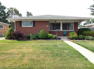 8508 Darlene St, Warren, MI 48093