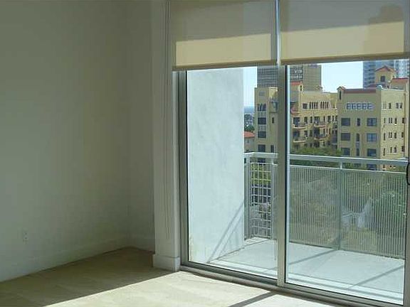 5th image of 475 2nd St N Unit 604