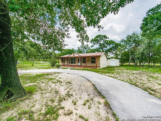 1st image of 944 Eagle Creek Dr
