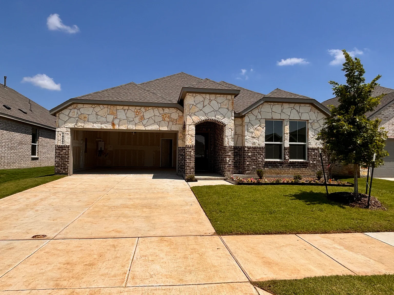 4 bed, 2062 sqft, $2,300 — Photo 1