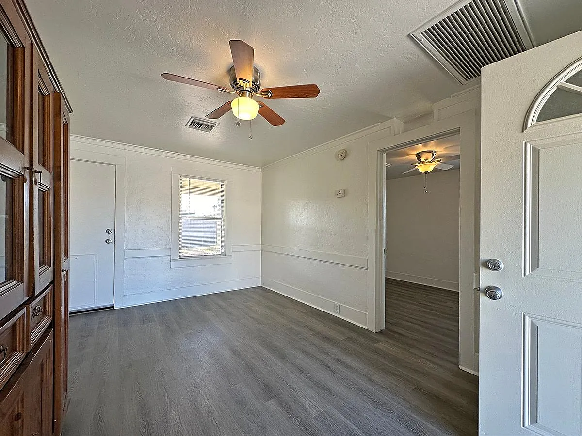 1 bed, 450 sqft, $995 — Photo 4
