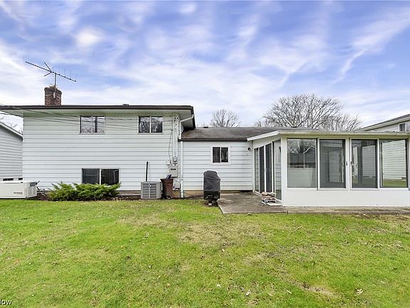 3rd image of 5929 Dorothy Dr