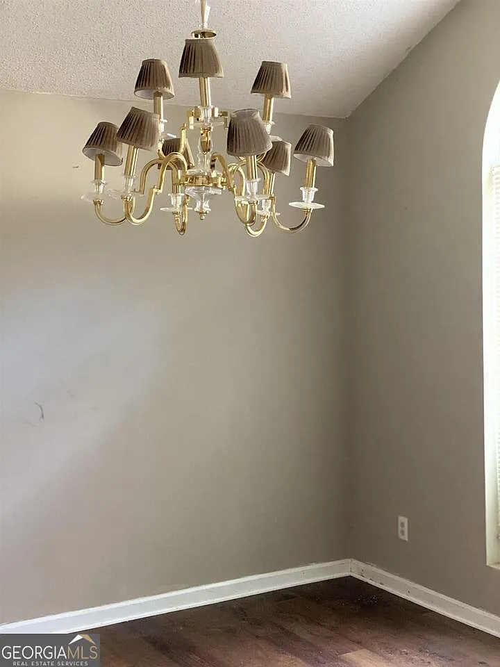 3 bed, 2.0 bath, $2,198 — Photo 4