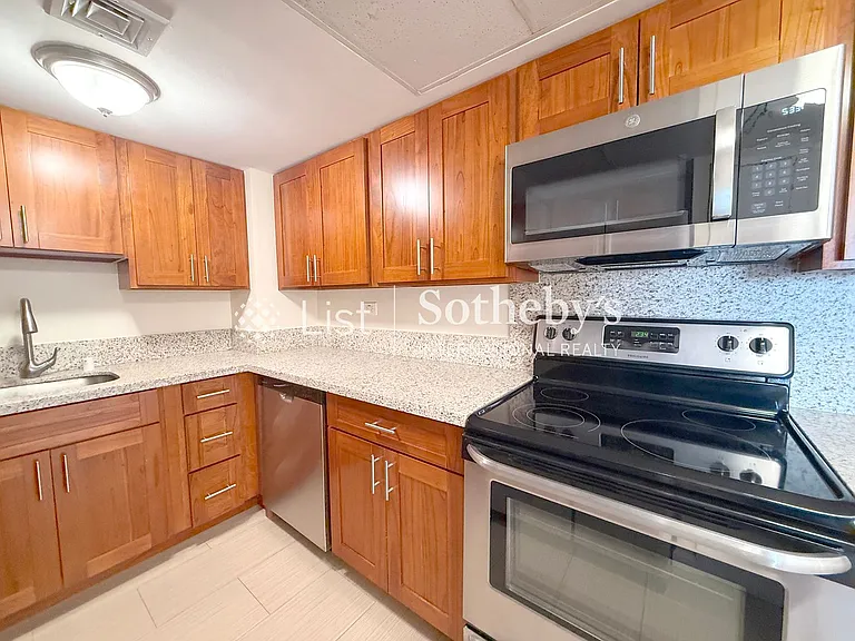 2499 Kapiolani Blvd #2703 — Photo 4