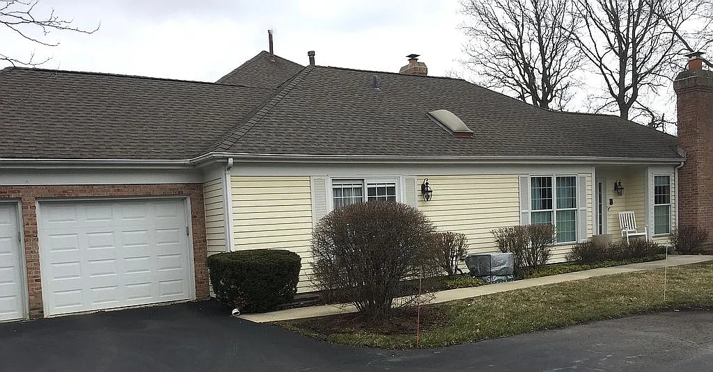 829 Suffield Sq photo 1