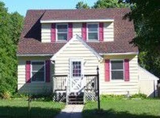 319 E 3rd St, Litchfield, MN 55355