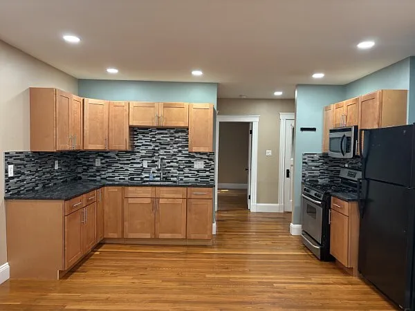 305 Belgrade Ave