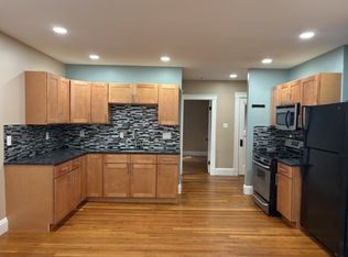 305 Belgrade Ave, Roslindale, MA 02131