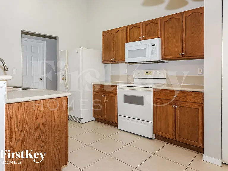 4414 SW Cacao St — Photo 7