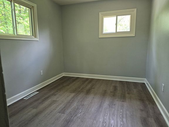 3rd image of 741 E 48th Pl