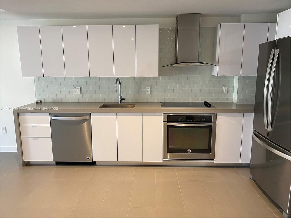 1st image of 1600 NE 1st Ave #1402