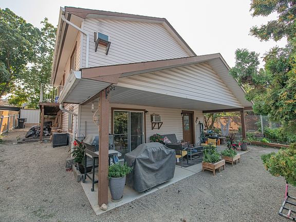 3rd image of 3908 Pleasant Valley Rd