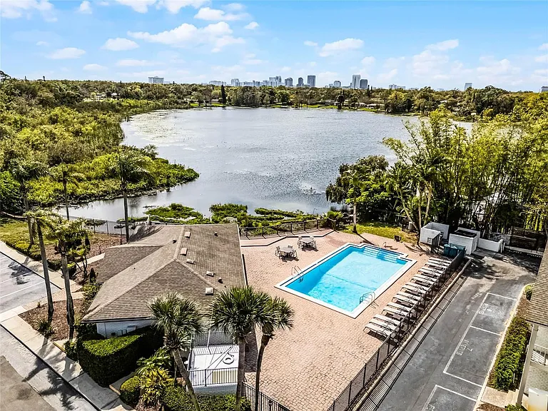 2942 Plaza Terrace Dr — Photo 19