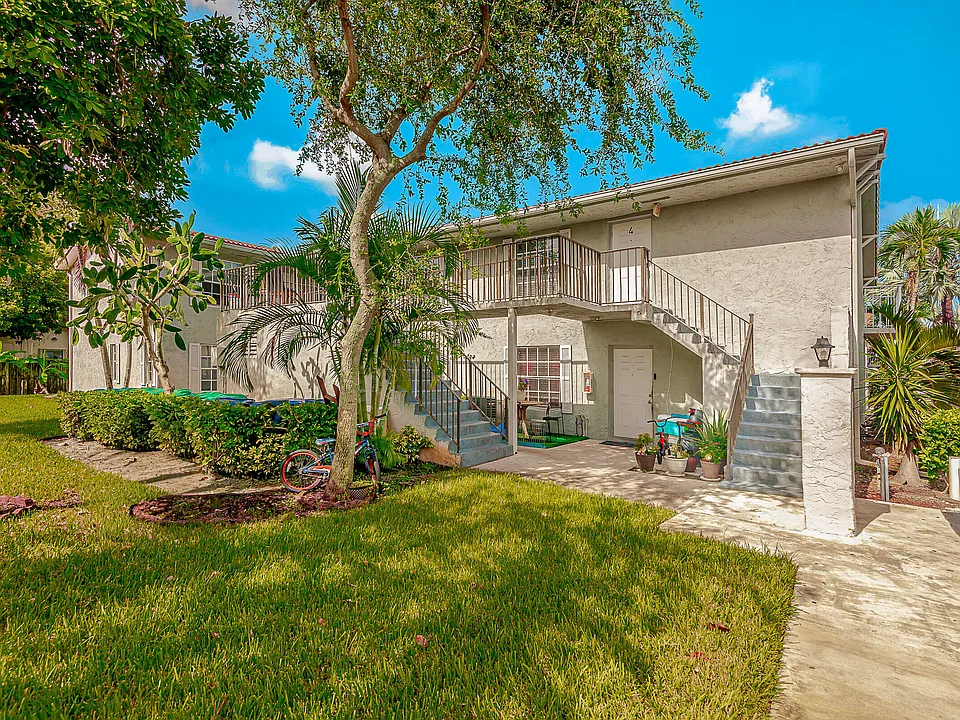 8706 W Sample Rd #4