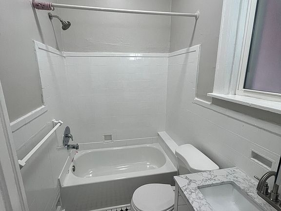 5th image of 1601 N Broom St #3