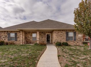 8402 Vail Dr, Amarillo, TX 79118