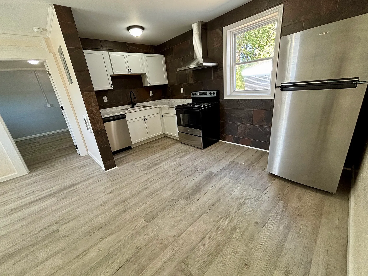 1 bed, $1,425 — Photo 3