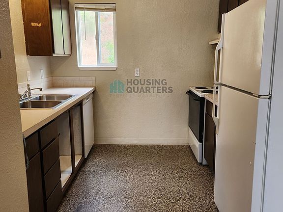 3rd image of 2915 N Mayfair St #16