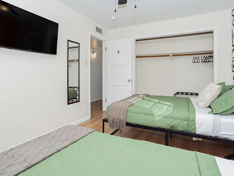 2205 Santa Paula Dr — Photo 10