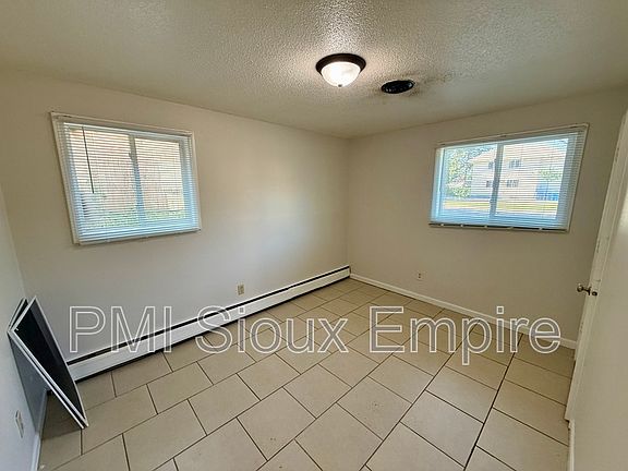 5th image of 705 W 18th St #2