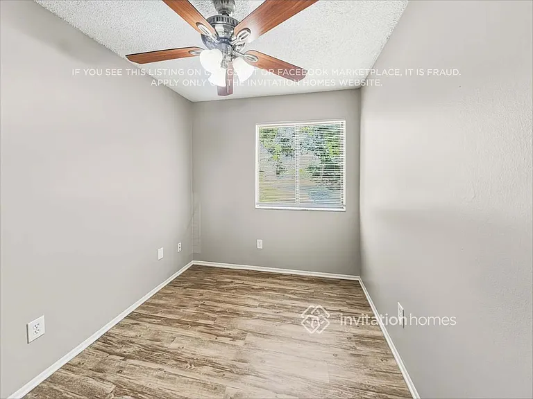 951 Waverly Dr — Photo 14